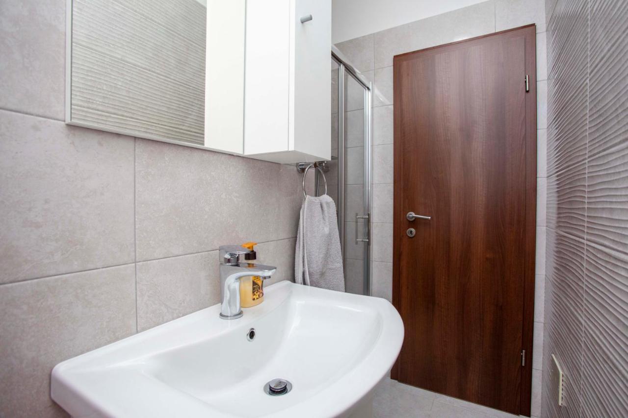 פלומין Apartmani Marica מראה חיצוני תמונה