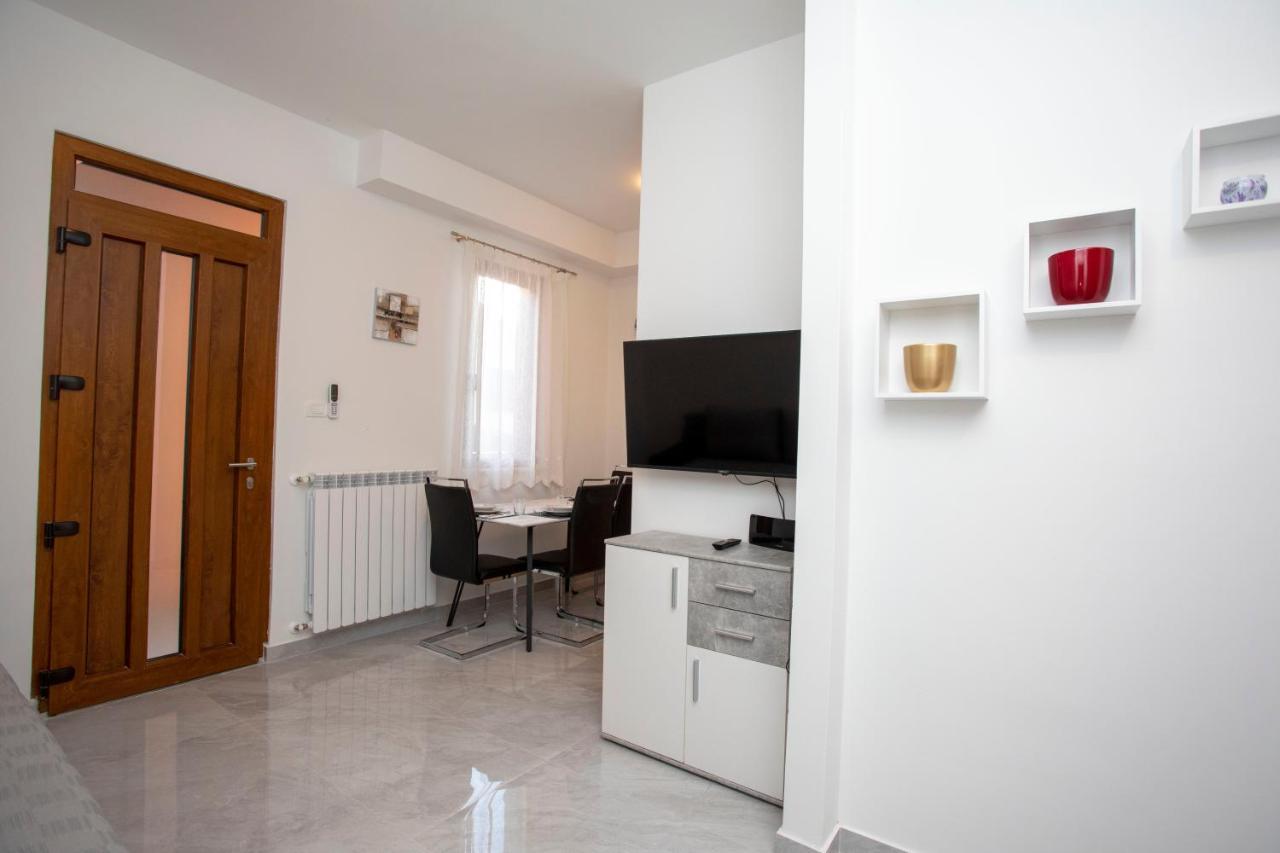 פלומין Apartmani Marica מראה חיצוני תמונה