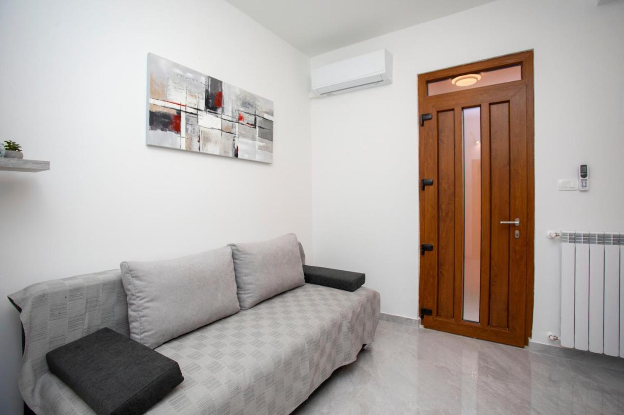פלומין Apartmani Marica מראה חיצוני תמונה